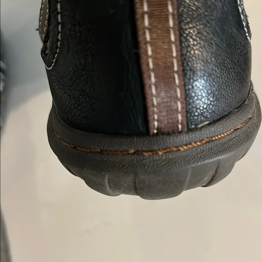 JBU Black and Brown Sandals with Secure Buckle Closure‎